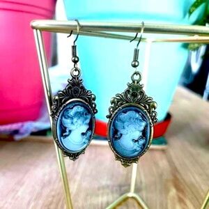 Victorian Style Lady Cameo Earrings, NWT